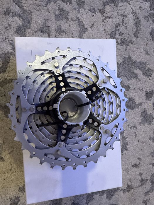 Sprzedam kasete shimano CS-770