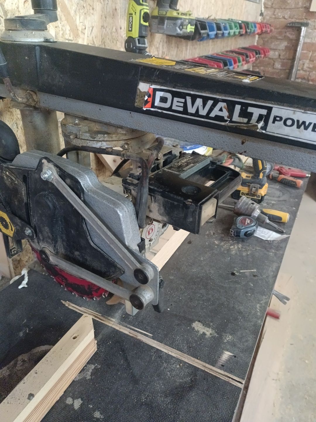 Pilarka devaltDW1251