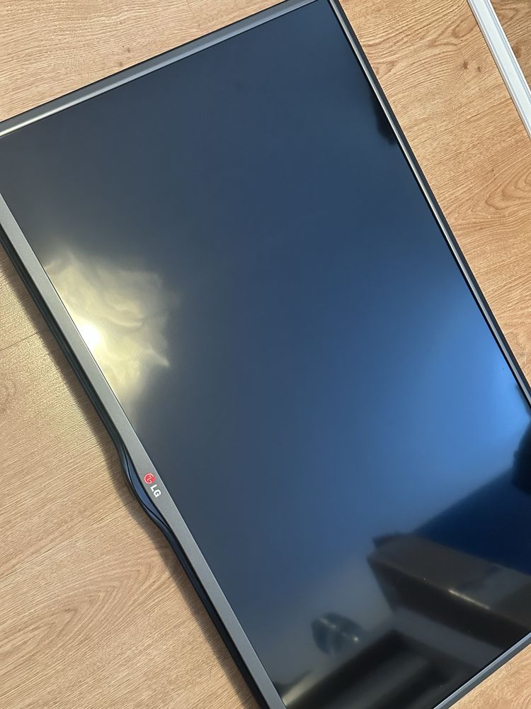 Telewizor LG 32” + uchwyt + dekoder
