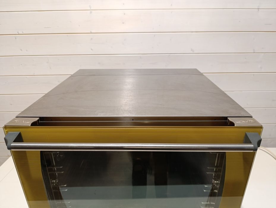 Piec konwekcyjno-parowy Unox XF 135.