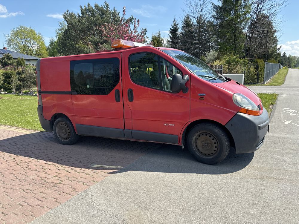 Trafic doka vivaro renault