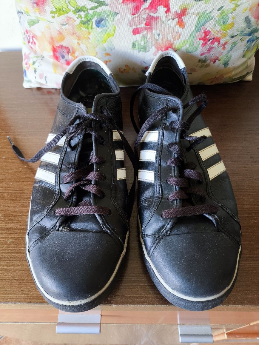 Sapatilhas adidas pretas