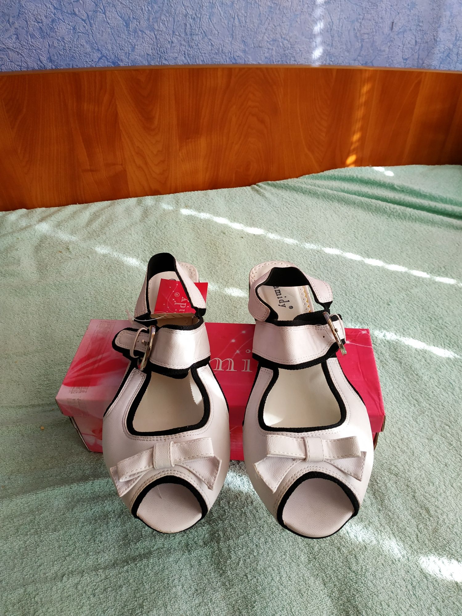 Новые босоножки сандали туфли Camidi 41 р (стелька 26,5 см)