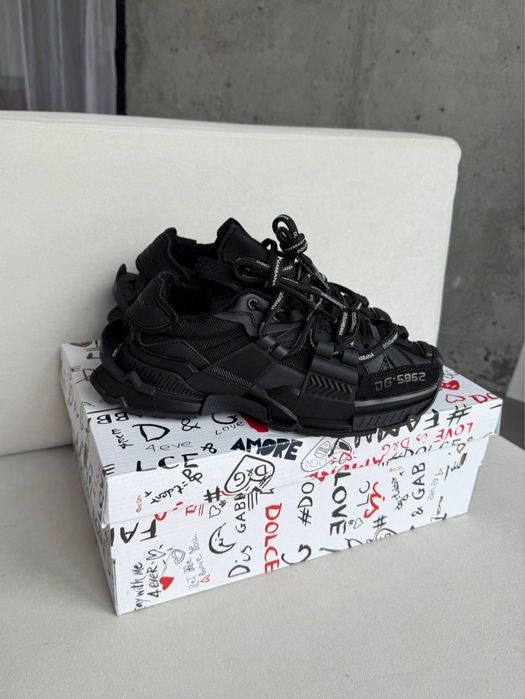 Кросівки DG в чорному кольорі 40/41 р