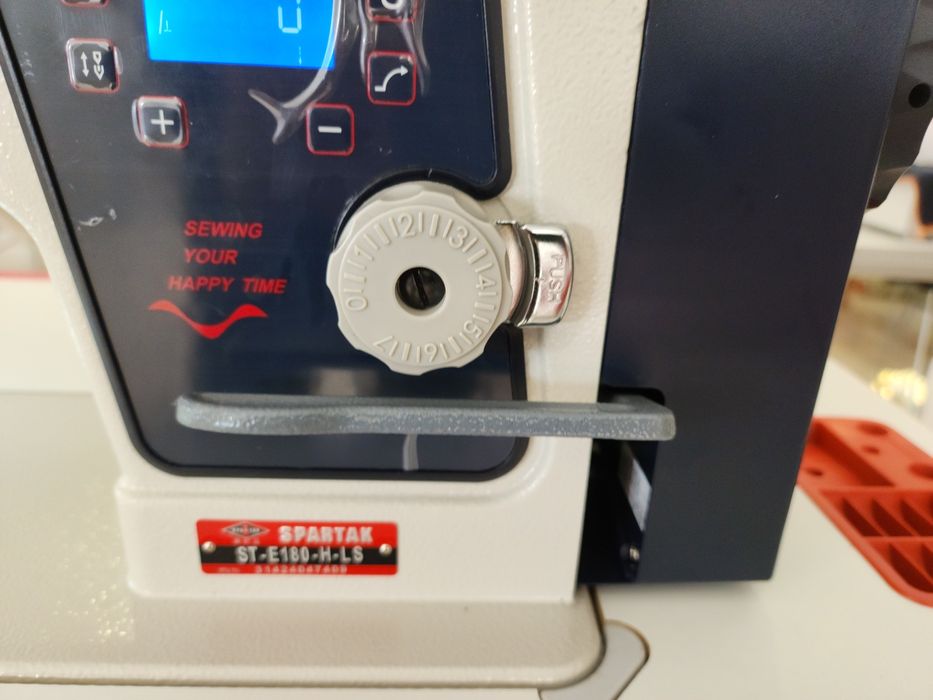 Промышленная прямострочная швейная машина