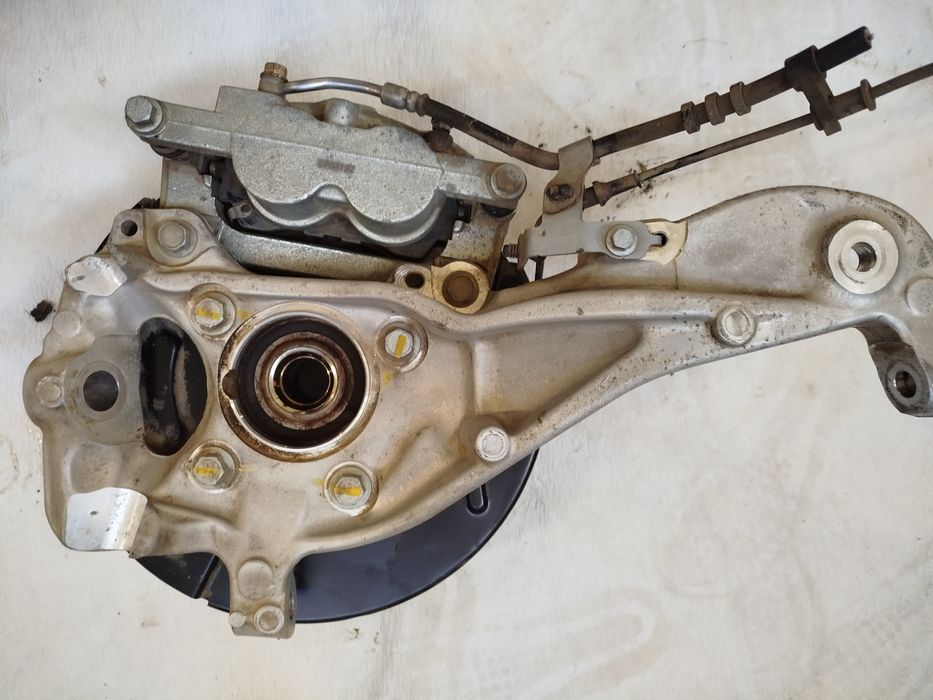 Zwrotnica piasta lewa przednia Ford Ranger VI z 2023