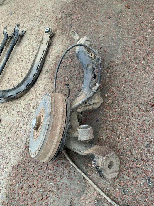 Ричаг задній цапфа барабан все в зборі задня ходова Fiat Doblo 263