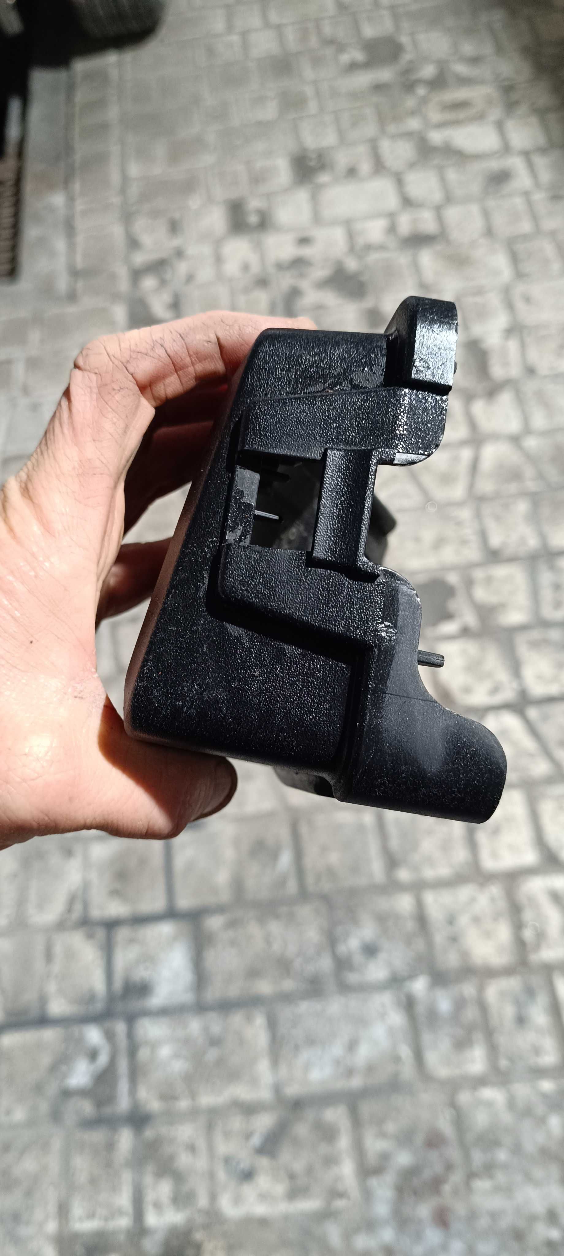 Крышка блока предохранителей VOLVO S60 Y20 2013-2018 30644652