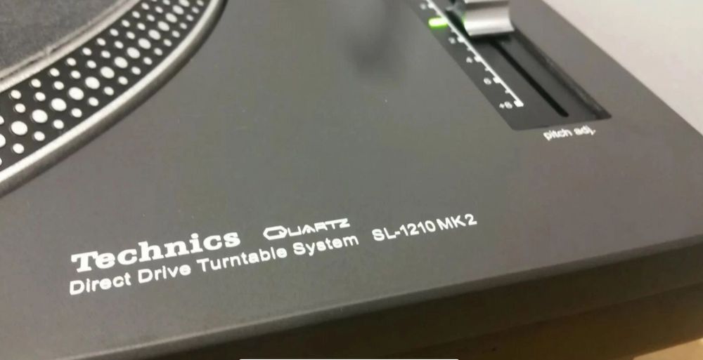 Technics Gira-Discos SL-1210 MK2