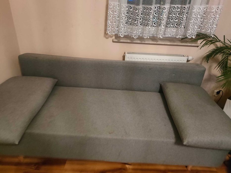 Kanapa z pojemnikiem na pościel