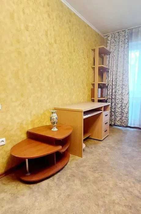 Продам 1к квартиру на 1 поверсі ж/м Тополь 2