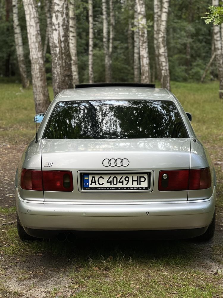 Продам Audi S8 D2