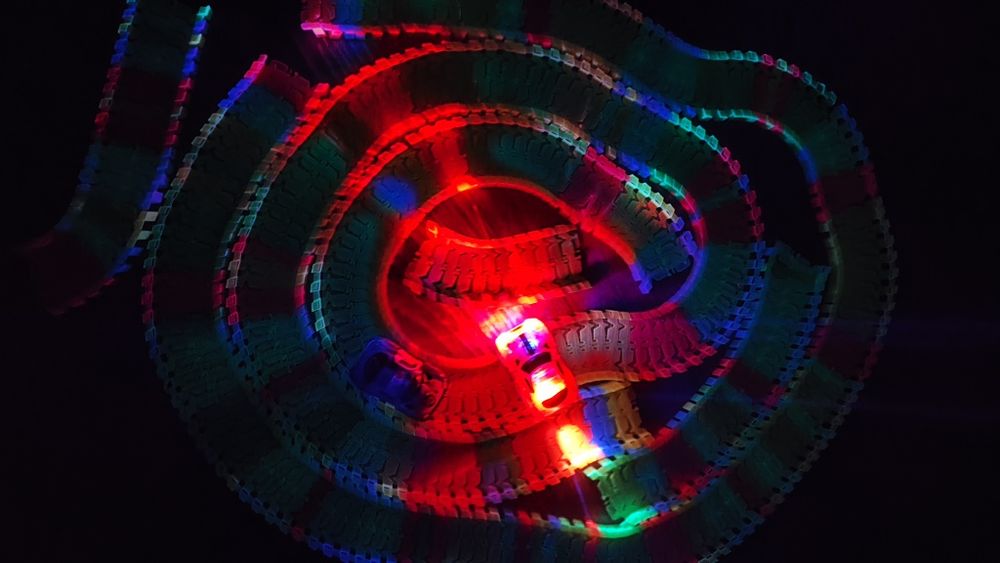 Дитяча гнучка гоночна траса з машинками