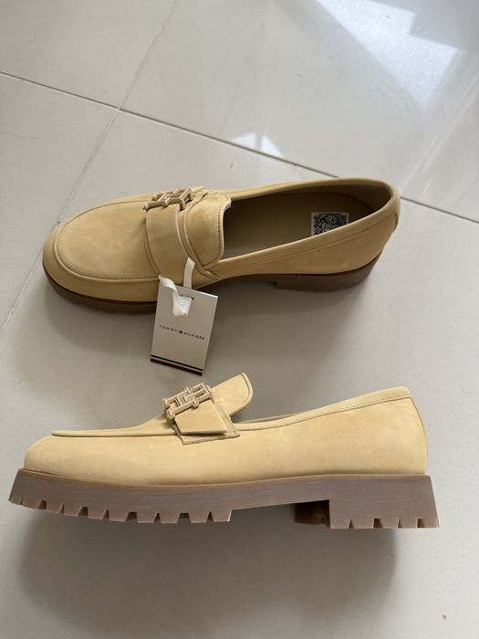 Skórzane loafersy mokasyny TOMMY HILFIGER nowe z metką r. 40 beżowe