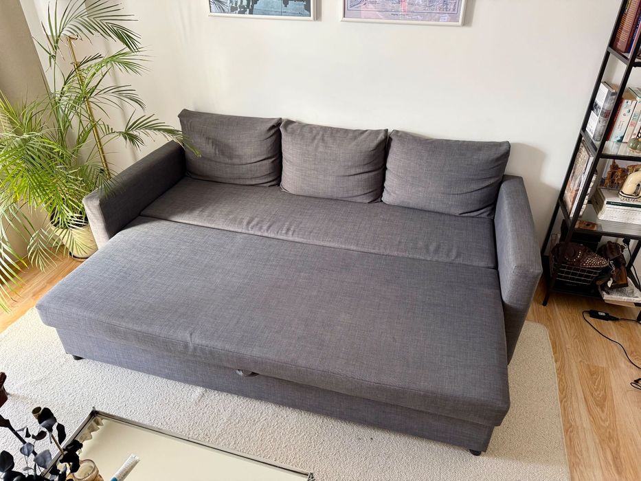 Sofa rozkładana IKEA FRIHETEN – bdb stan, ciemnoszara, z pojemnikiem