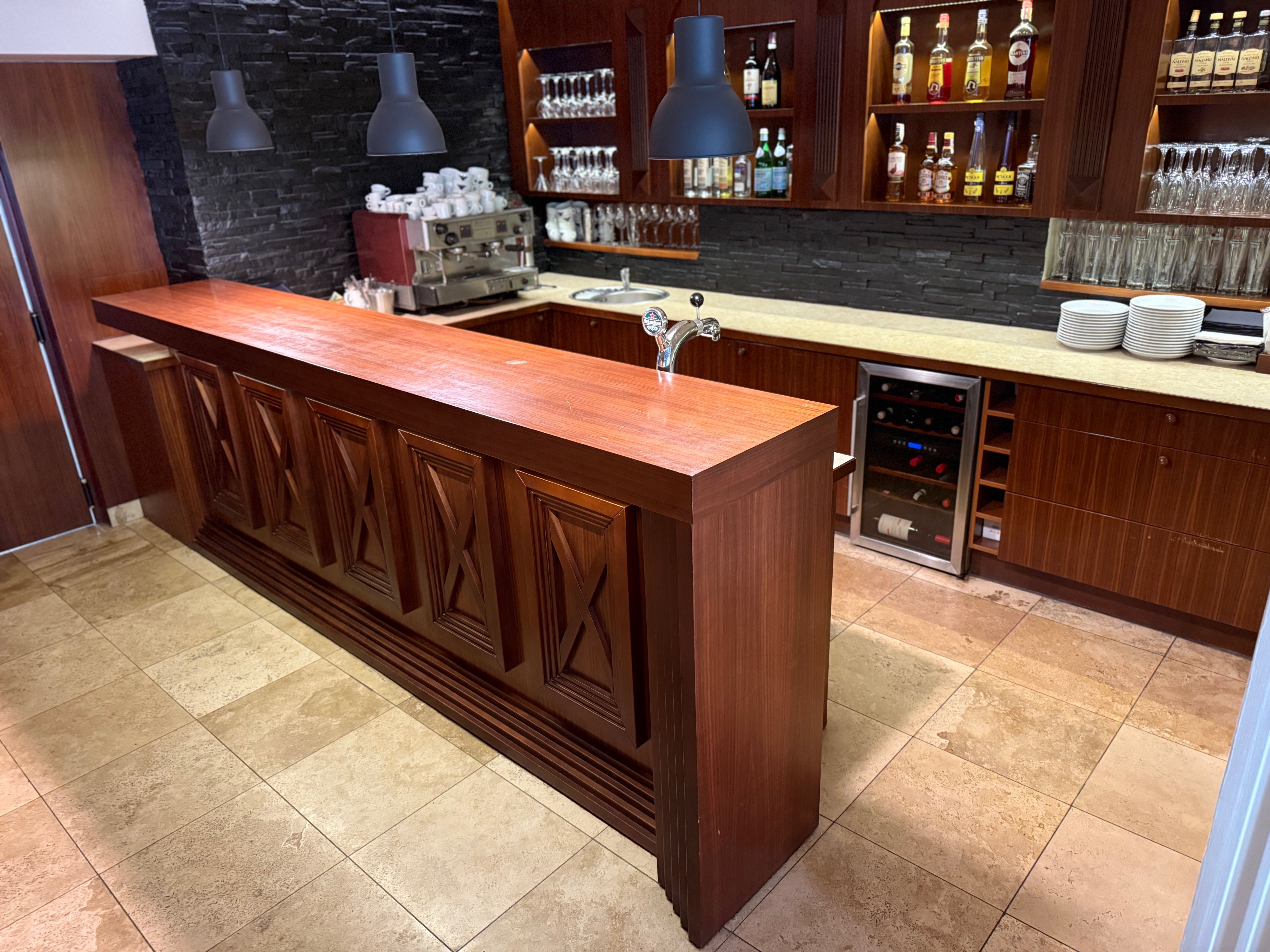 BAR Z ZABUDOWĄ FORNIR Orzech amerykański
