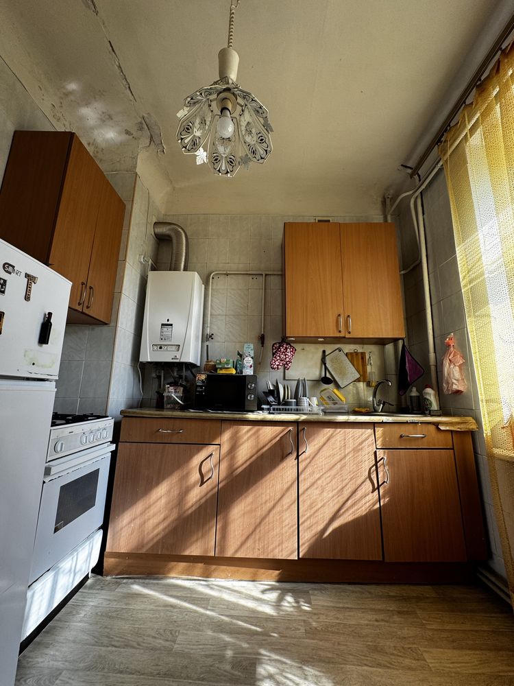 Продаж 2к /квартирі Сталінки ,з автономним опаленням !