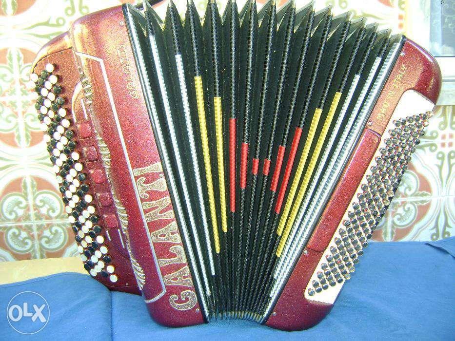 Acordeao galanti 4/5 vozes 120 baixos