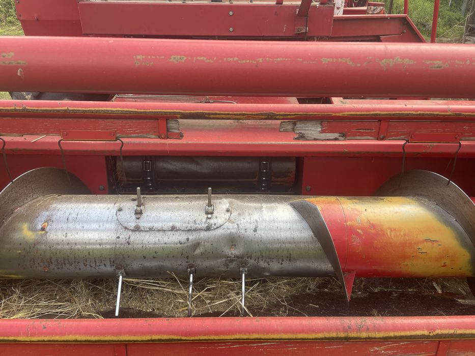 Продам комбайн Massey Ferguson 330