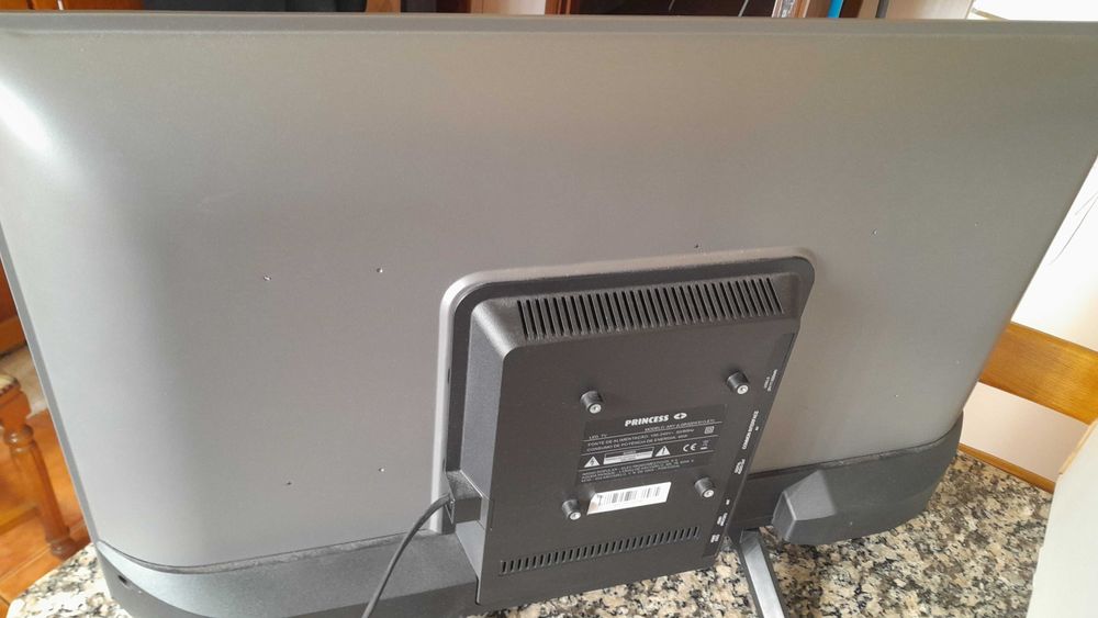 TV 32" LED HD (2 HDMI + USB)- Princess ARY