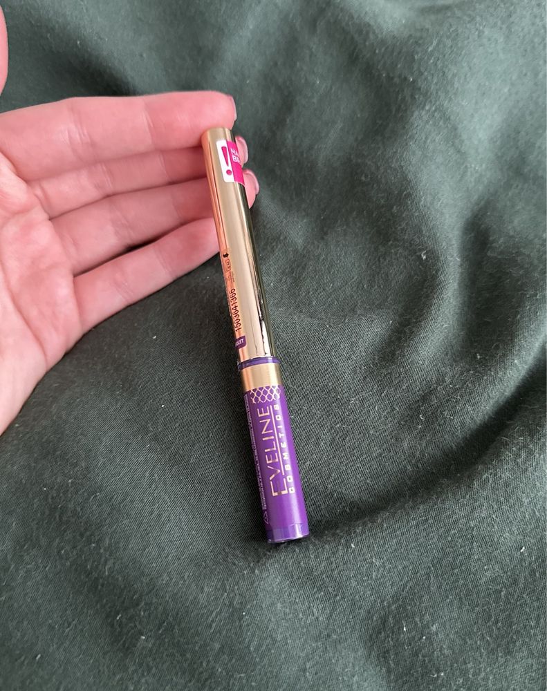 Variete fioletowy eyeliner w kałamarzu eveline 05 ultraviolet