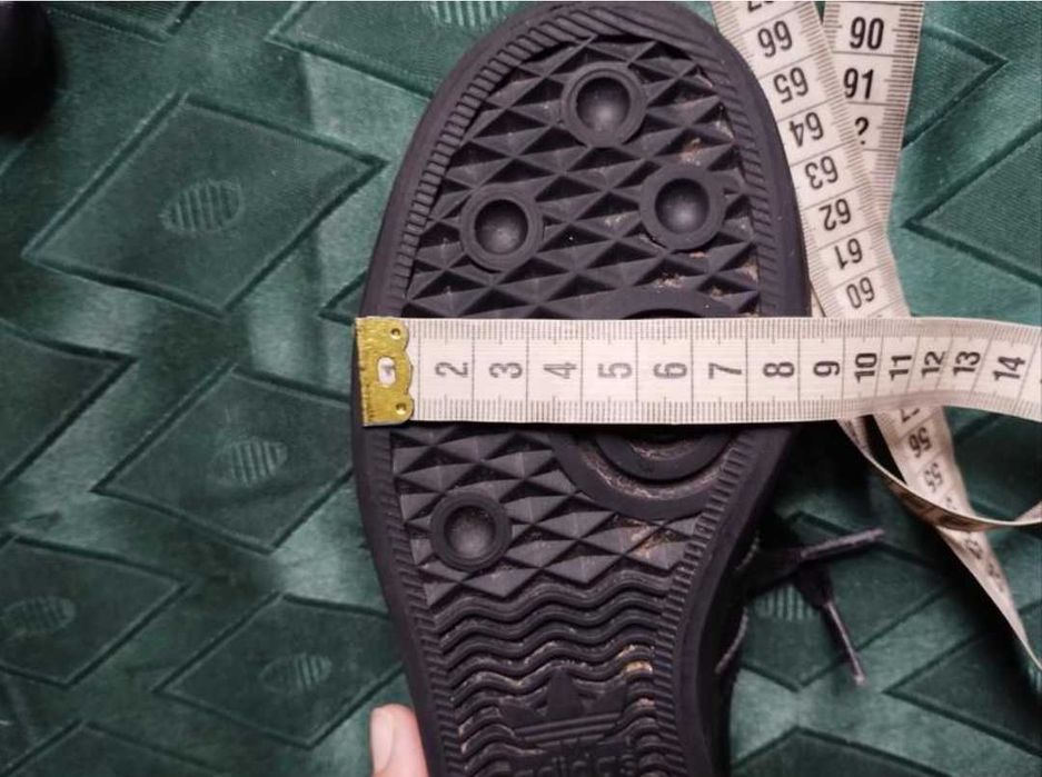 Кросівки чорні Adidas