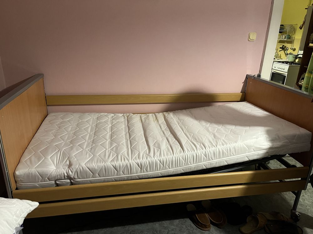 Materac bialy 200x90 na sprężynach