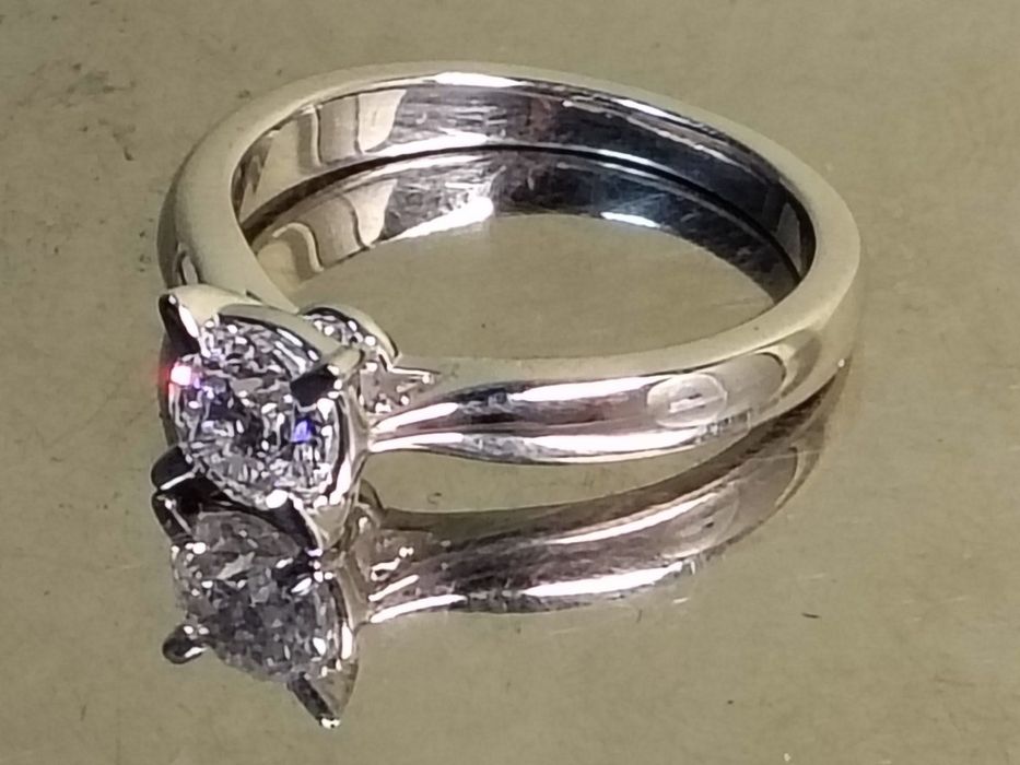 Каблучка з діамантом GIA сертифікат