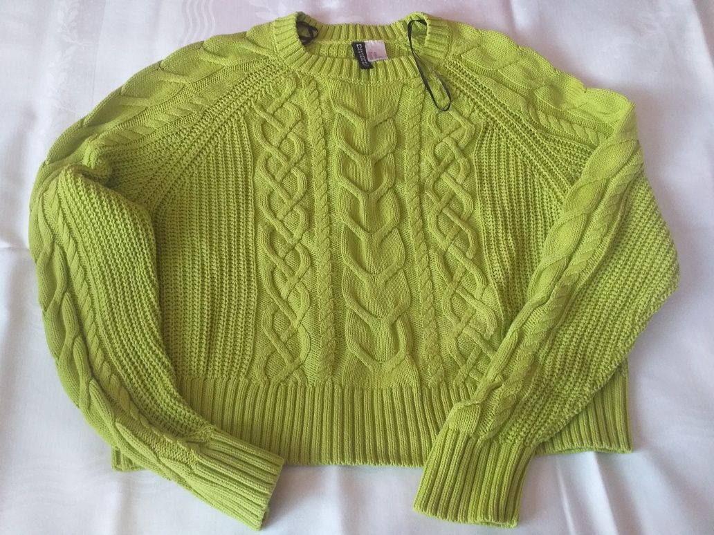 Sweter w warkoczowy splot