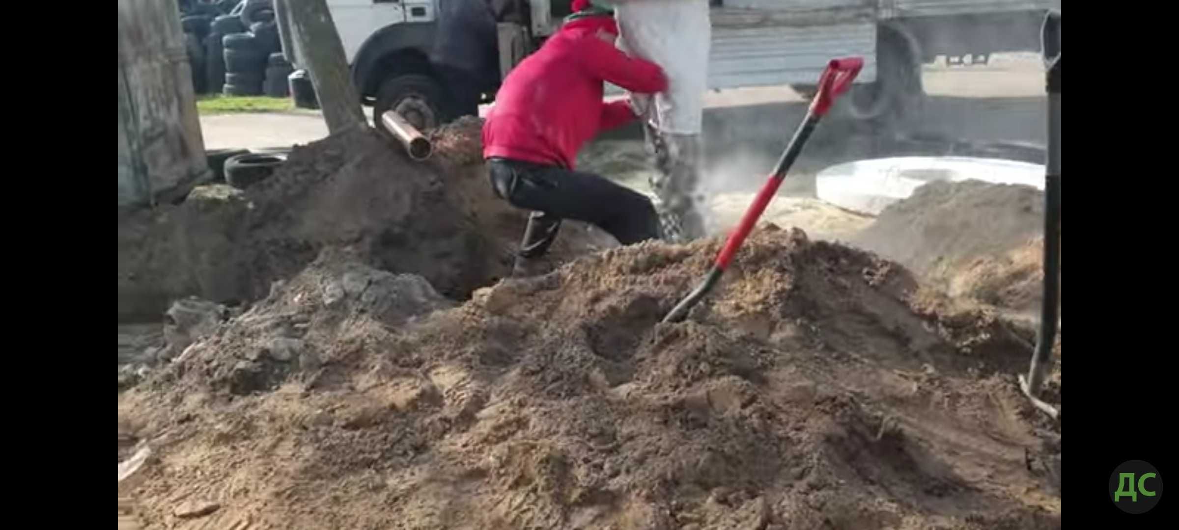 Копка выгребной ямы. Септик, сливная яма.