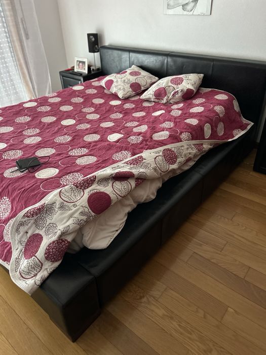 Conjunto de cama em preto