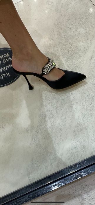 Мюли Manolo Blahnik crystal-embellished