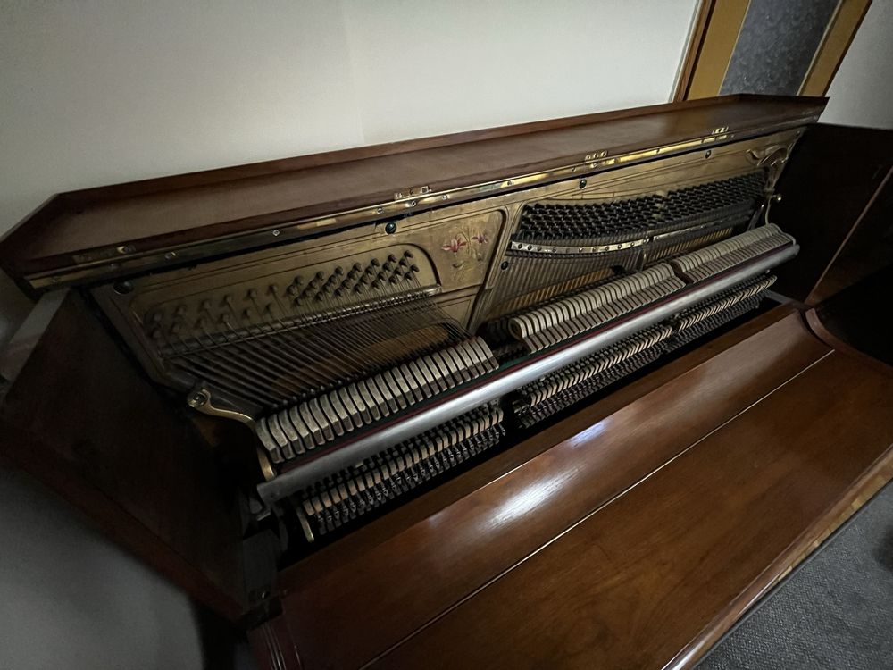 Pianino Schuppe & Neumann Liegnitz 1926r.