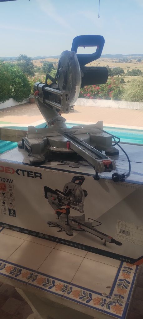 Serra Esquadria Dexter