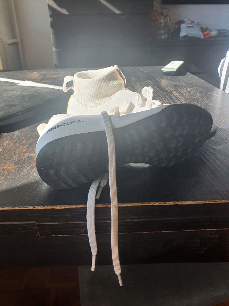 Turfy, korki nike mercurial ze skarpetą rozm.33-20,5cm