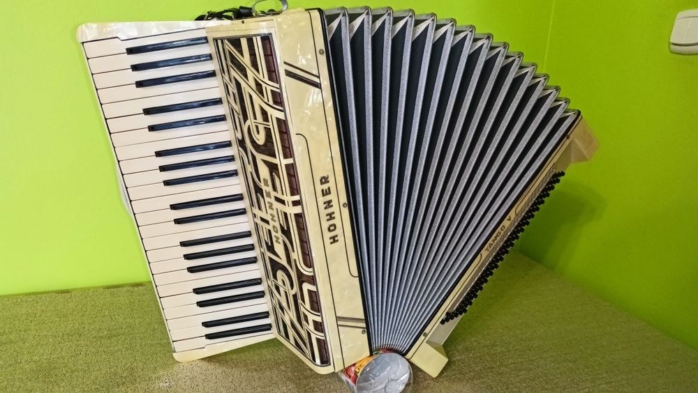Akordeon Hohner Tango V 120bas Kanciak po remoncie, perełka, nowe pasy