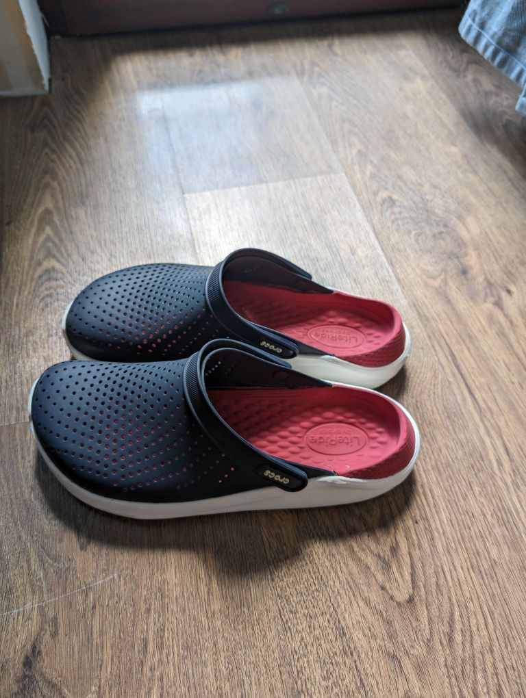 Оригінал Crocs Literide M10 Clog Navy pepper