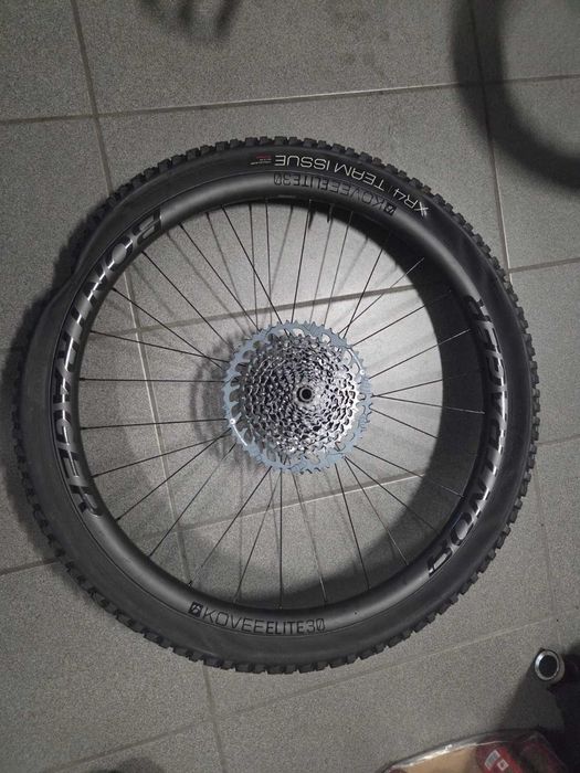 Koła MTB Bontrager Kovee Elite 30 Carbon 29 cali