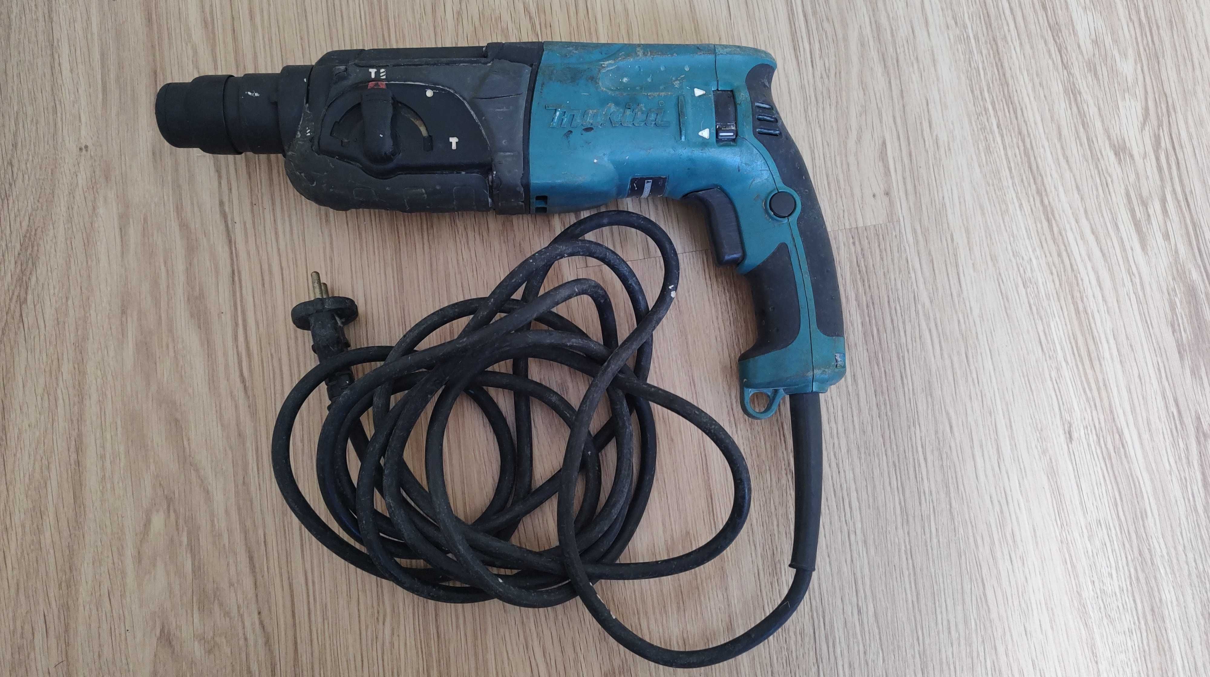 Перфоратор Makita HR2470