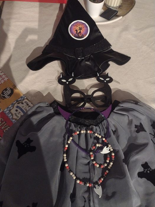 Saia com acessórios para menina