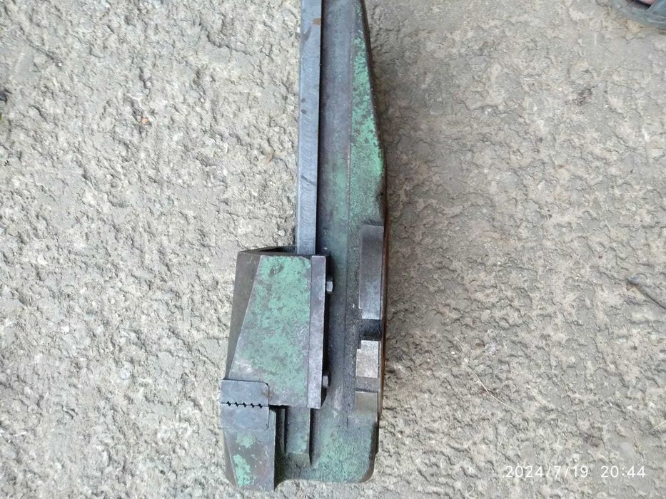 Продам тиски станочные фрезерные 160мм