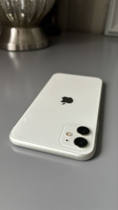 Telefon Iphone 11 biały 128GB plus  etui!