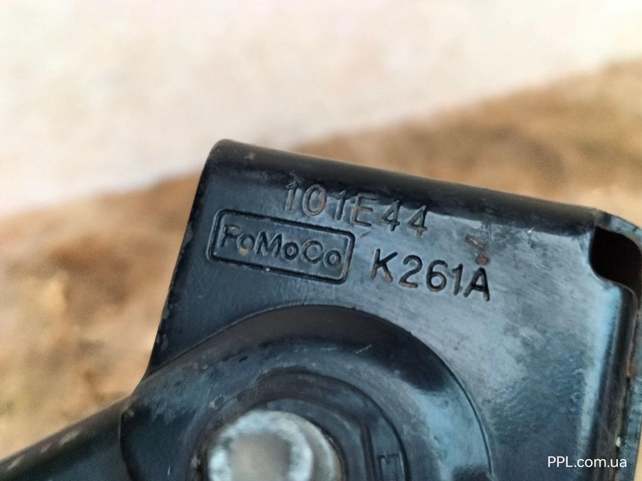 Ford Transit Connect MK2 13-21 Кронштейн усилитель подрамника правый