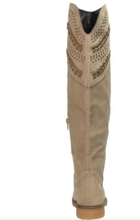 Високі красиві сапоги