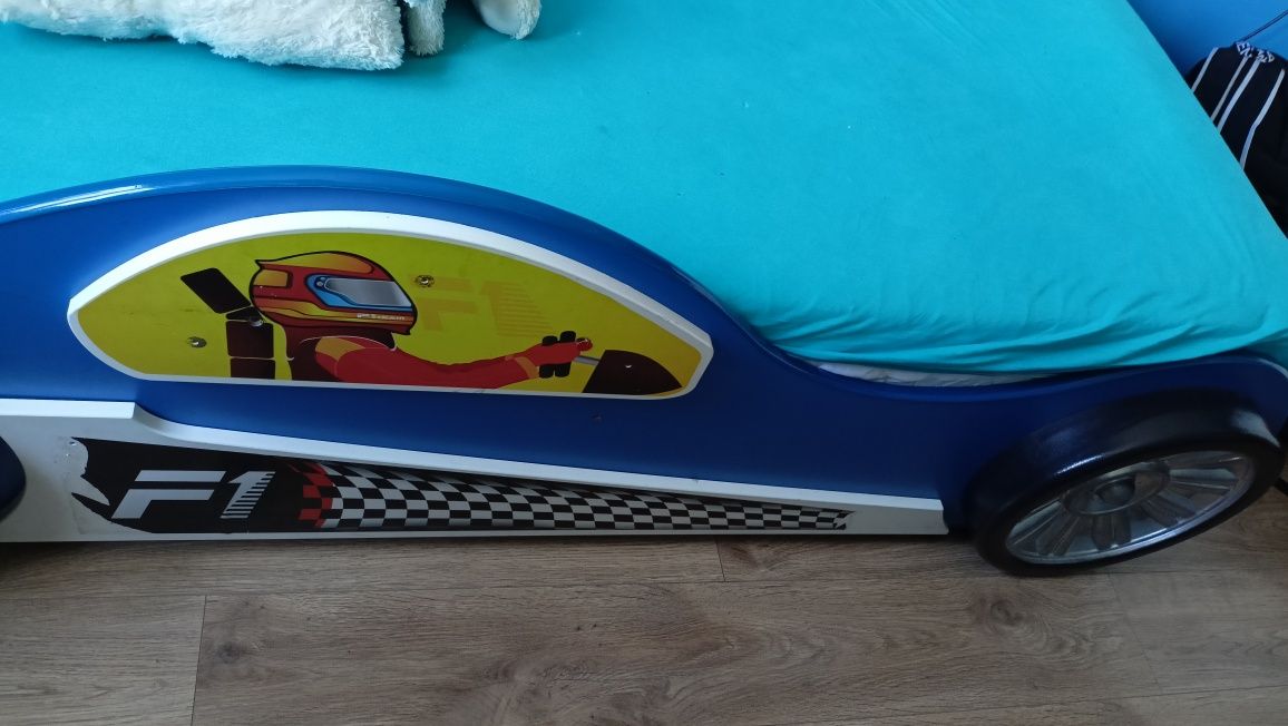 Łóżko auto niebieskie +materac