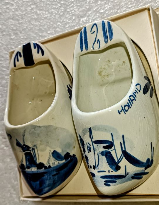 Antigo Par de sapatos em porcelana marca Delft