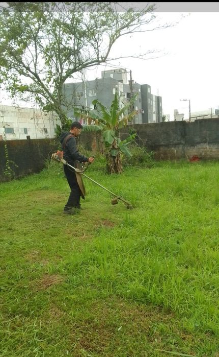 Faço trabalho de jardinagem