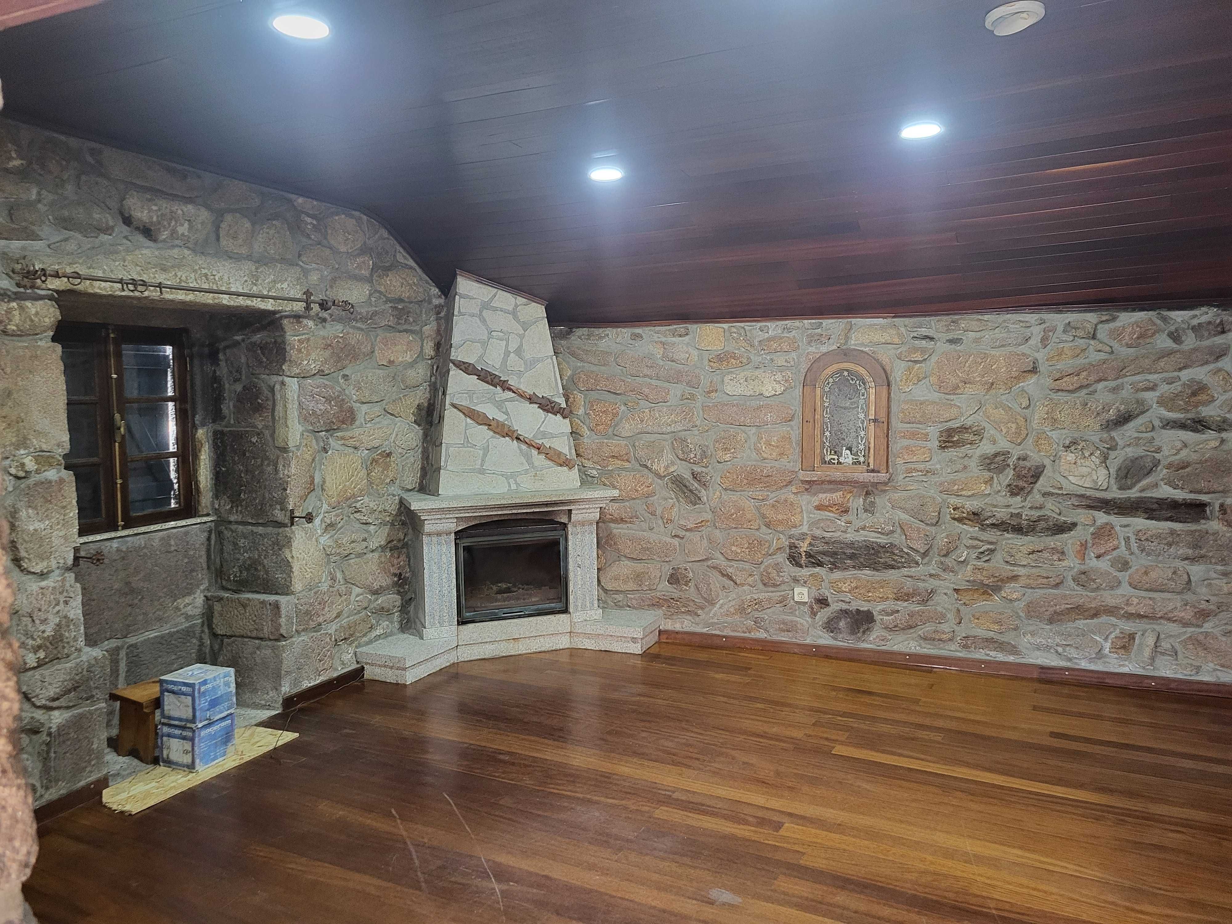 Casa Histórica T4 em Salto (zona Gerês, Cabeceiras Basto; Montalegre)