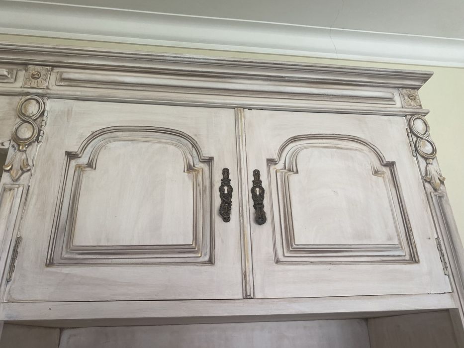 Mobiliário antigo restaurado