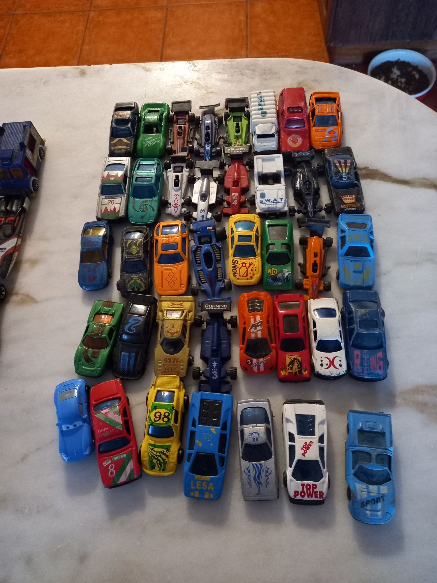 Conjunto de 107 Carrinhos Hotwheels/Outros